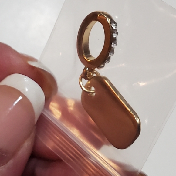 EFFY tag charm with rhinestones, goldtone. - Picture 6 of 8